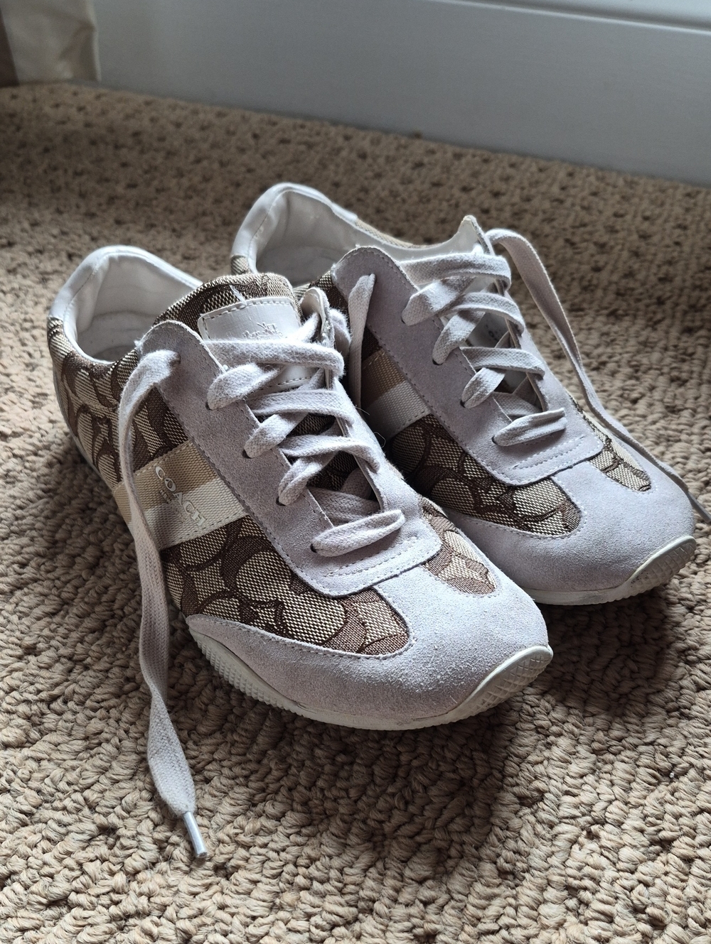 Coach Women’s Beige and Taupe Signature Low-Top Sneakers